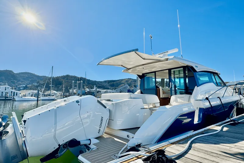 Slide: The Image of Tiara LE 43 2025 - 10