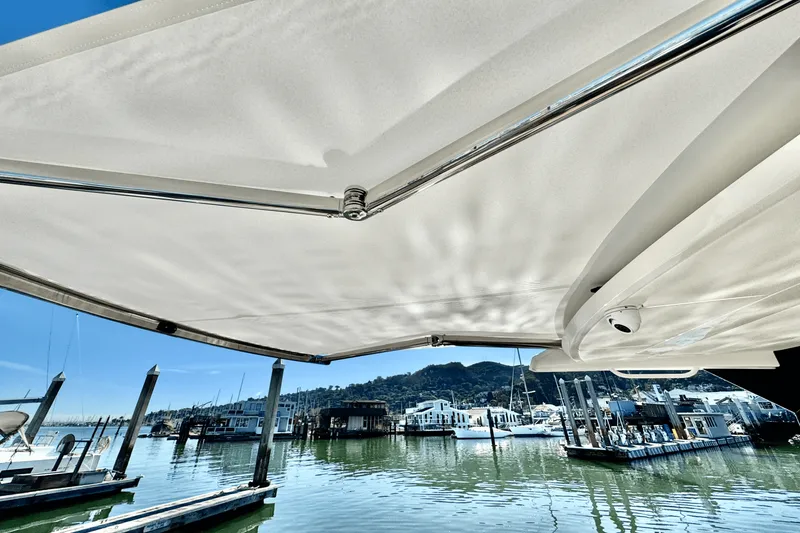 Slide: The Image of Tiara LE 43 2025 - 17