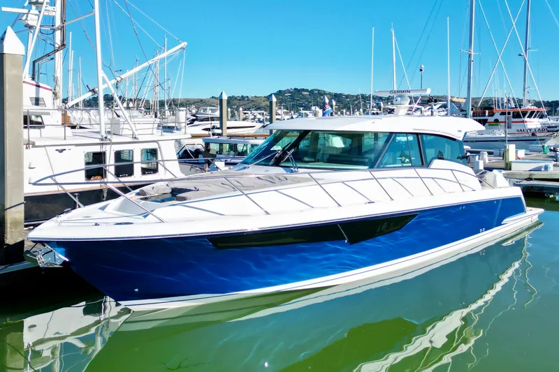 Slide: The Image of Tiara LE 43 2025 - 2