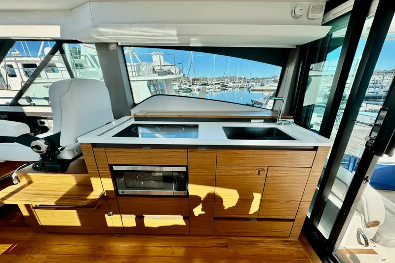 Slide: The Image of Tiara LE 43 2025 - 31