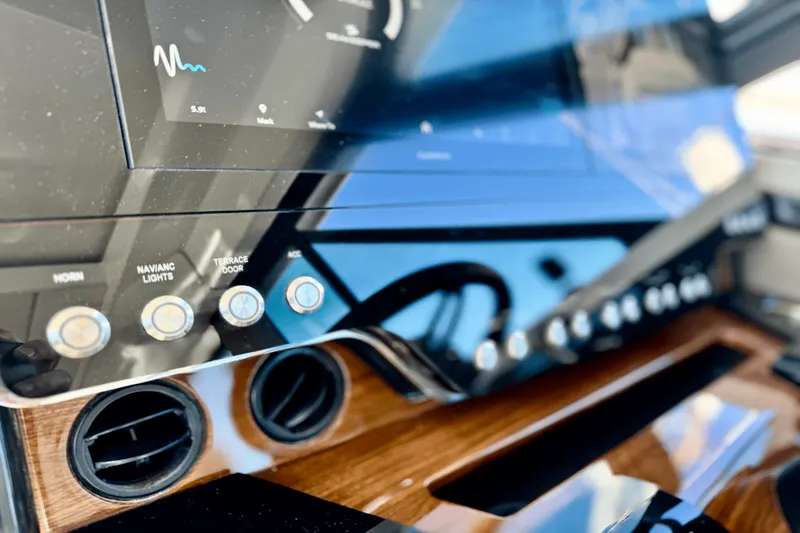 Slide: The Image of Tiara LE 43 2025 - 38