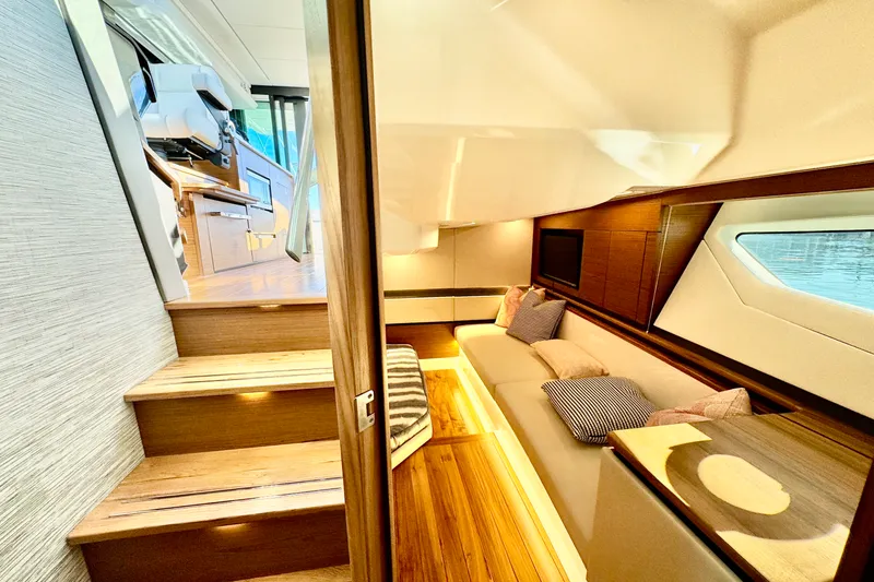 Slide: The Image of Tiara LE 43 2025 - 52