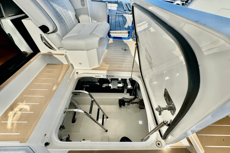 Slide: The Image of Tiara LE 43 2025 - 66