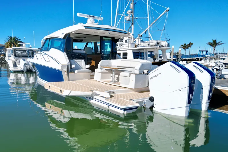 Slide: The Image of Tiara LE 43 2025 - 9