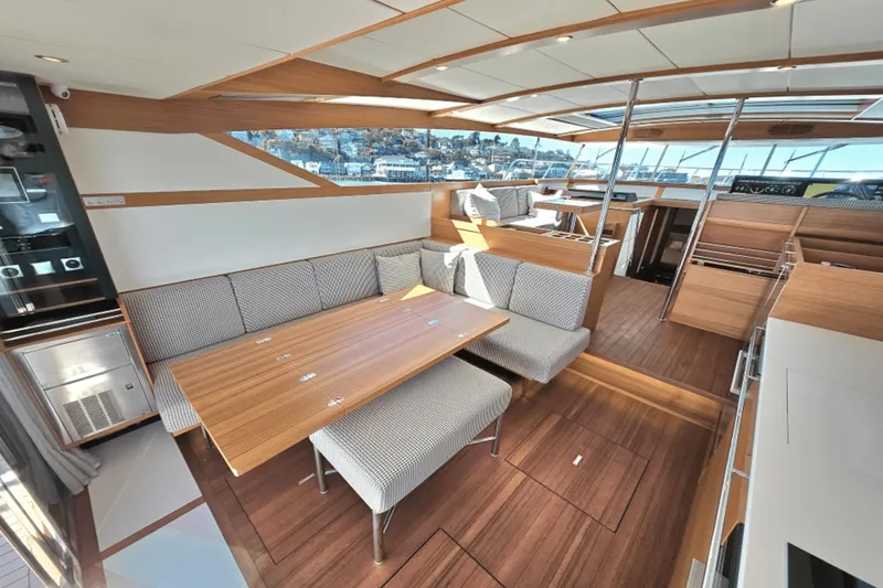 Slide: The Image of Delta CARBON 54 2018 - 36