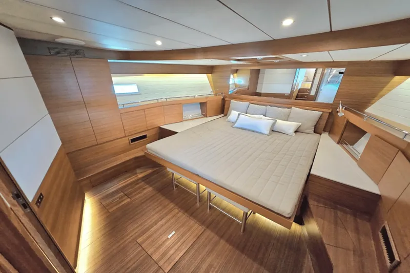 Slide: The Image of Delta CARBON 54 2018 - 54