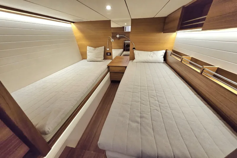 Slide: The Image of Delta CARBON 54 2018 - 67