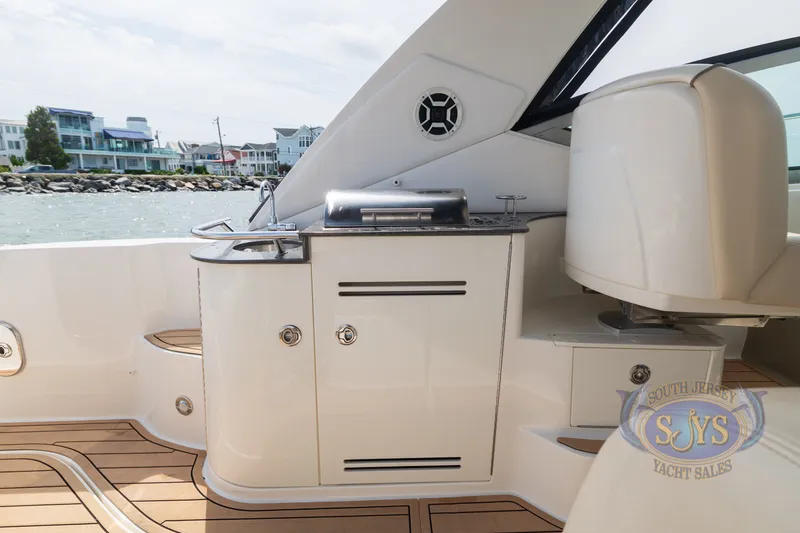Slide: The Image of Sea Ray Sundancer 350 2012 - 10