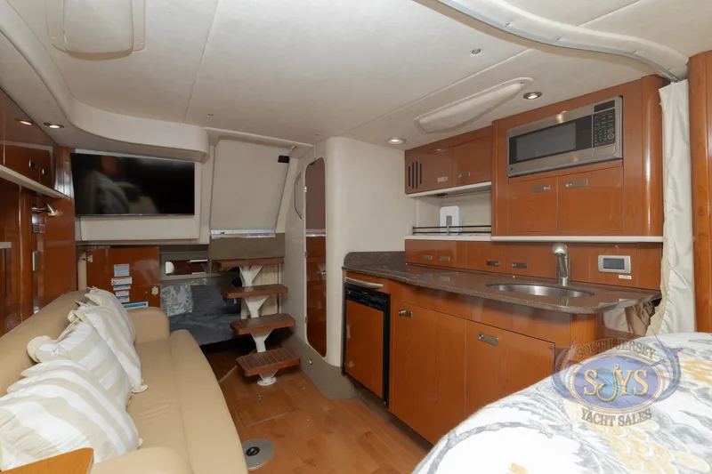Slide: The Image of Sea Ray Sundancer 350 2012 - 17