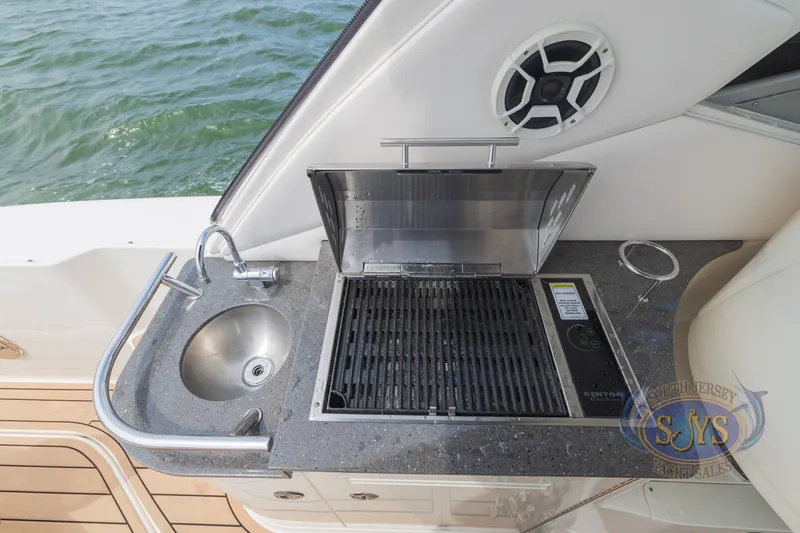 Slide: The Image of Sea Ray Sundancer 350 2012 - 11