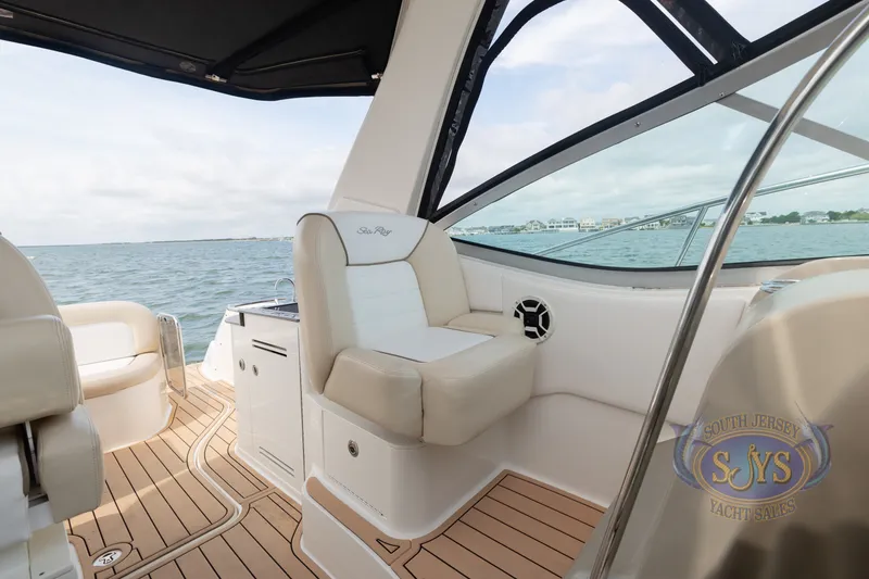 Slide: The Image of Sea Ray Sundancer 350 2012 - 14