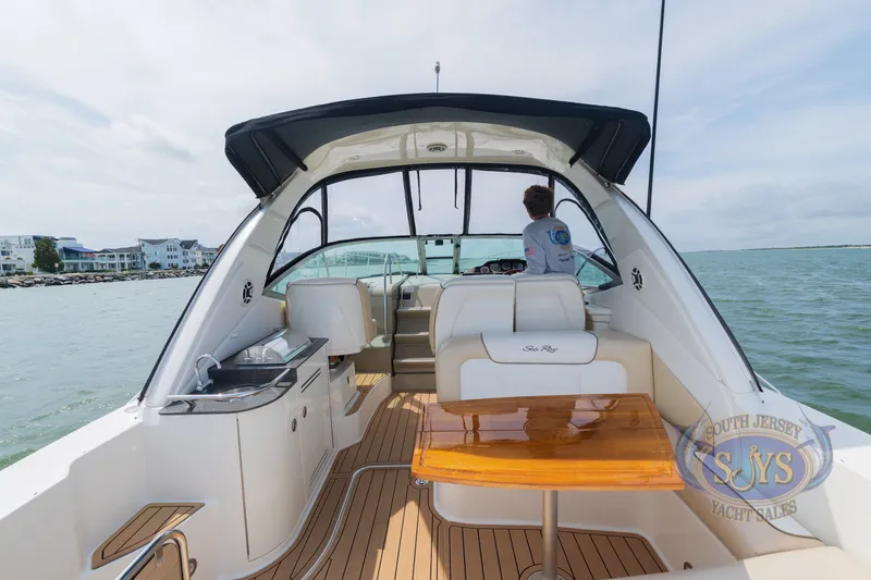 Slide: The Image of Sea Ray Sundancer 350 2012 - 12