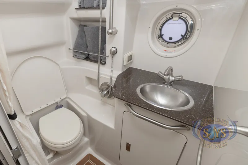 Slide: The Image of Sea Ray Sundancer 350 2012 - 24