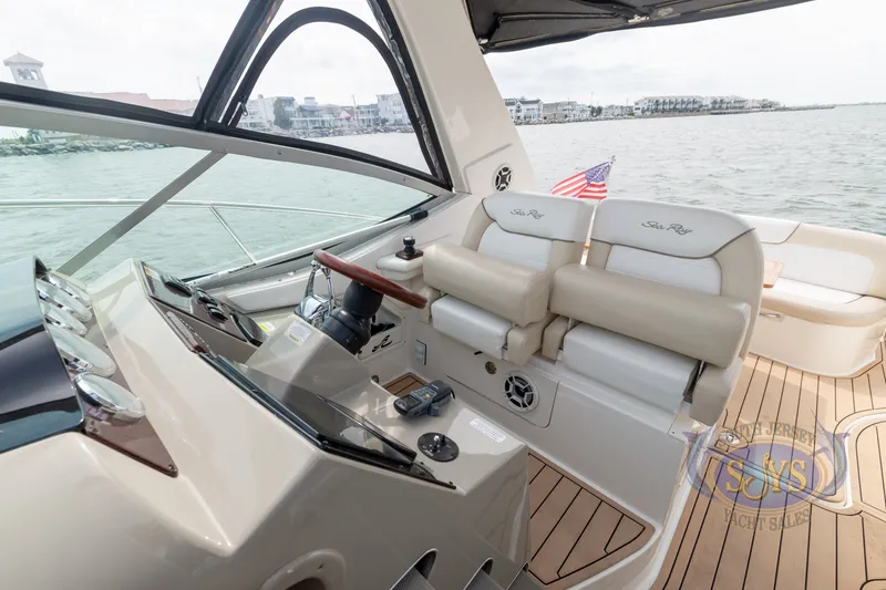 Slide: The Image of Sea Ray Sundancer 350 2012 - 15