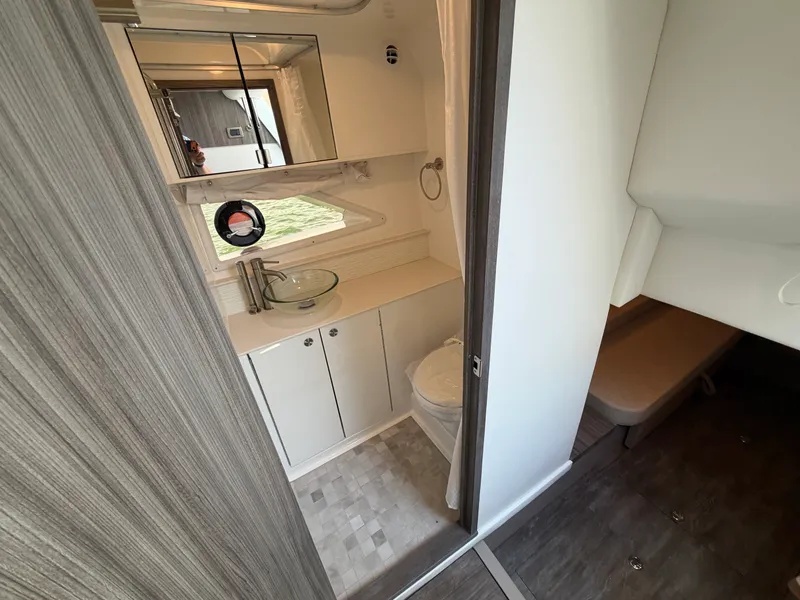Slide: The Image of Sea Ray Sundancer 320 2026 - 29
