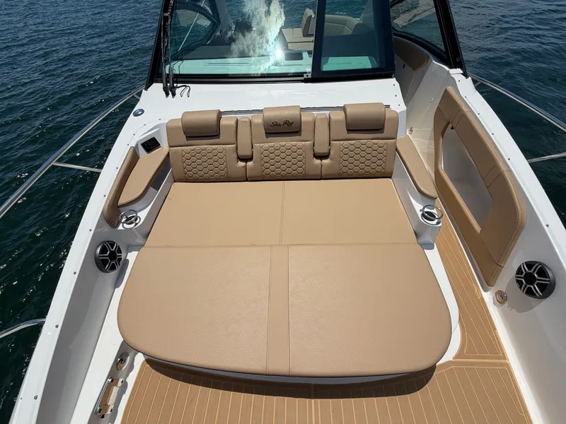 Slide: The Image of Sea Ray Sundancer 320 2026 - 17