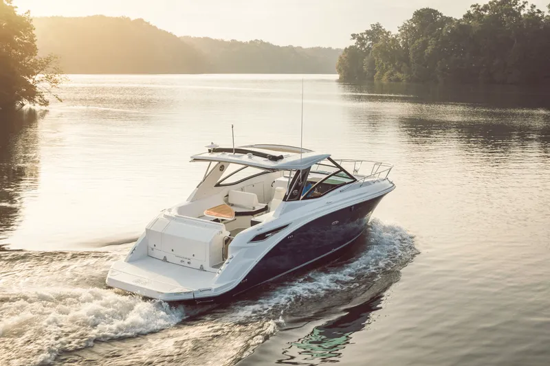 Slide: The Image of Sea Ray Sundancer 320 2026 - 63