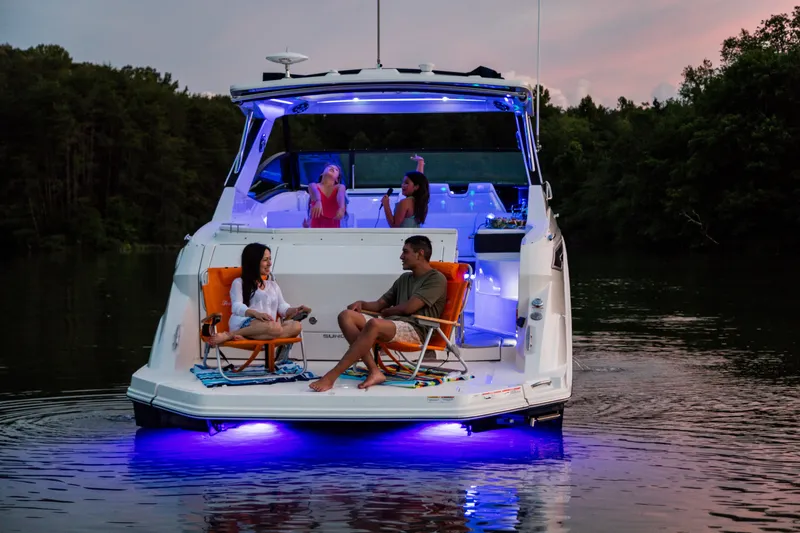 Slide: The Image of Sea Ray Sundancer 320 2026 - 76