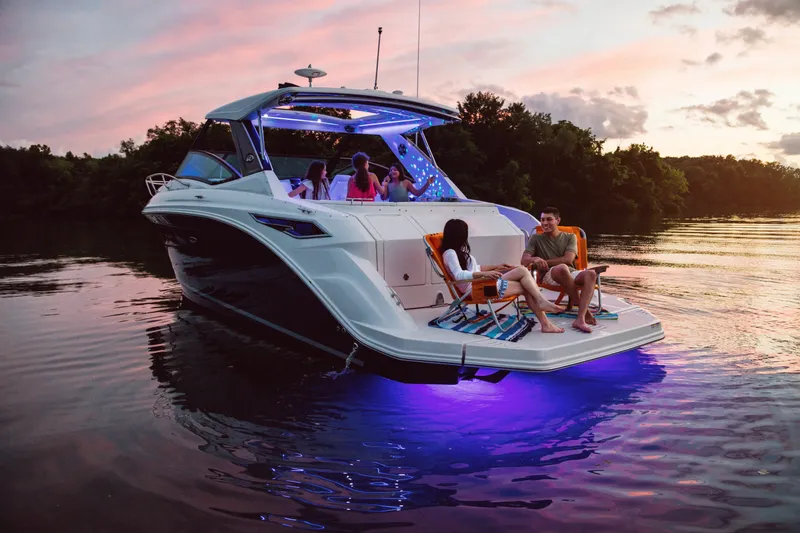Slide: The Image of Sea Ray Sundancer 320 2026 - 80