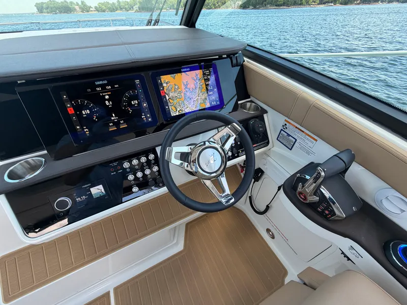 Slide: The Image of Sea Ray Sundancer 320 2026 - 38