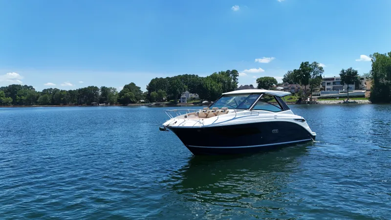 Slide: The Image of Sea Ray Sundancer 320 2026 - 4