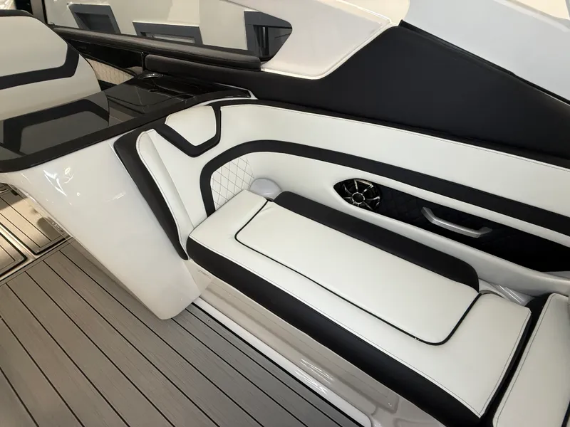 Slide: The Image of Yamaha 275SD 2026 - 16