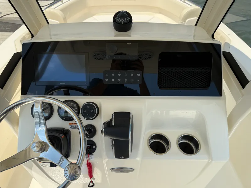 Slide: The Image of Scout 220 XSF 2026 - 15