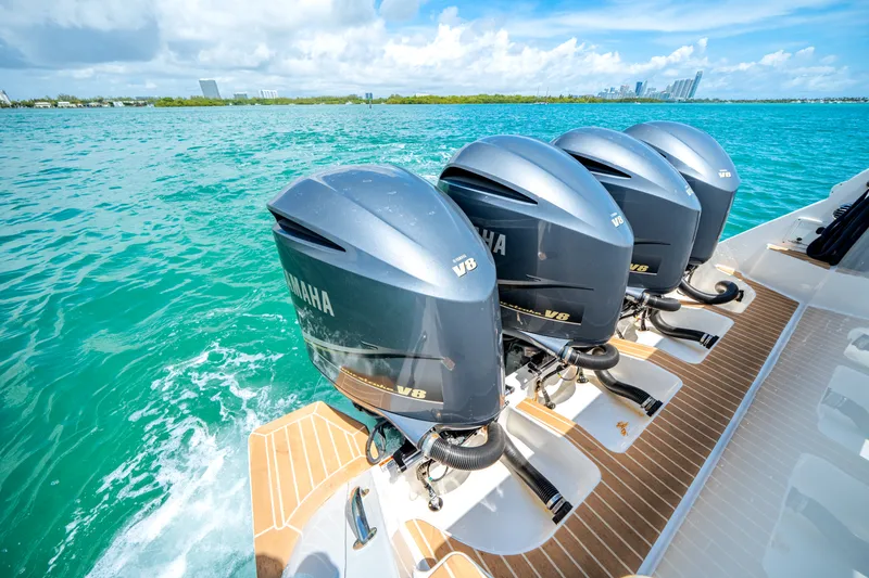 Slide: The Image of Intrepid 475 SPORT YACHT 2018 - 14