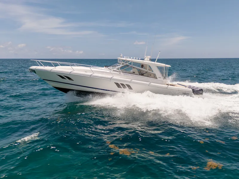 Slide: The Image of Intrepid 475 SPORT YACHT 2018 - 3