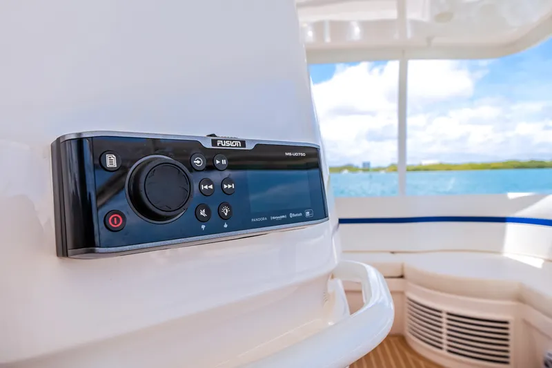 Slide: The Image of Intrepid 475 SPORT YACHT 2018 - 31