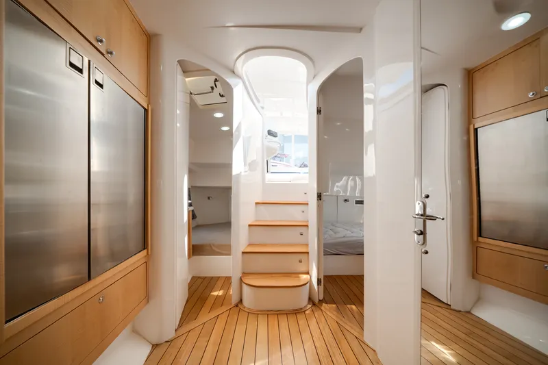 Slide: The Image of Intrepid 475 SPORT YACHT 2018 - 32