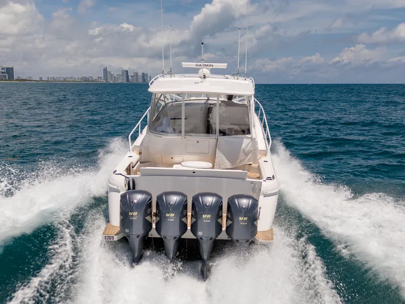 Slide: The Image of Intrepid 475 SPORT YACHT 2018 - 4