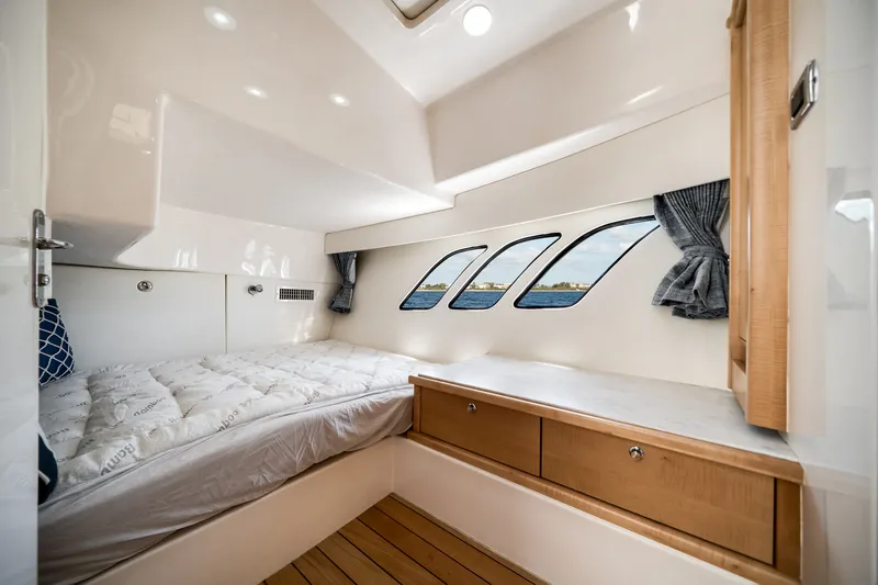 Slide: The Image of Intrepid 475 SPORT YACHT 2018 - 45