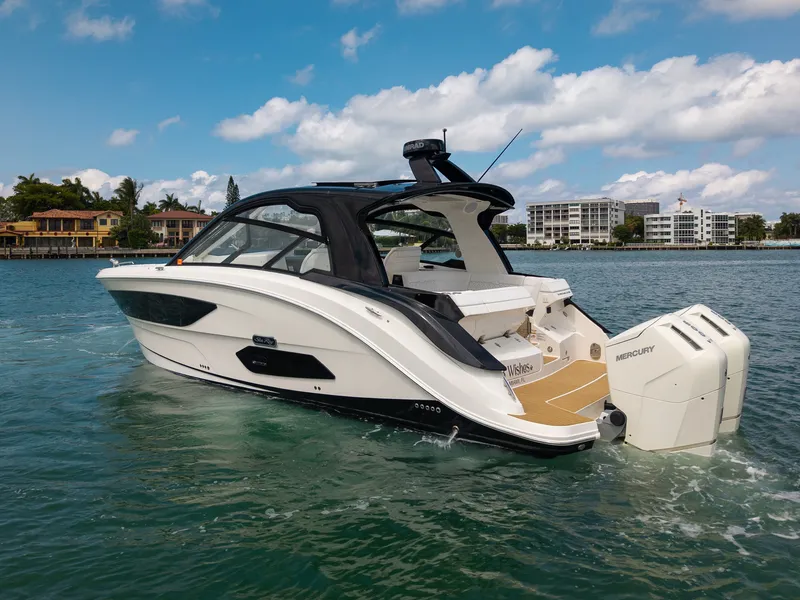 The Image of Sea Ray 370 SUNDANCER OB 2022 - 0