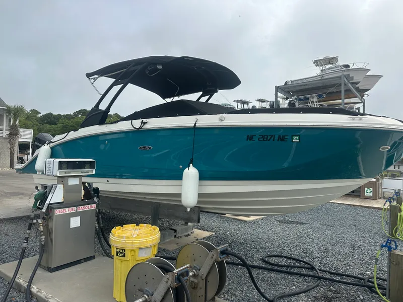 Slide: The Image of Sea Ray 290 SDX OB 2024 - 2