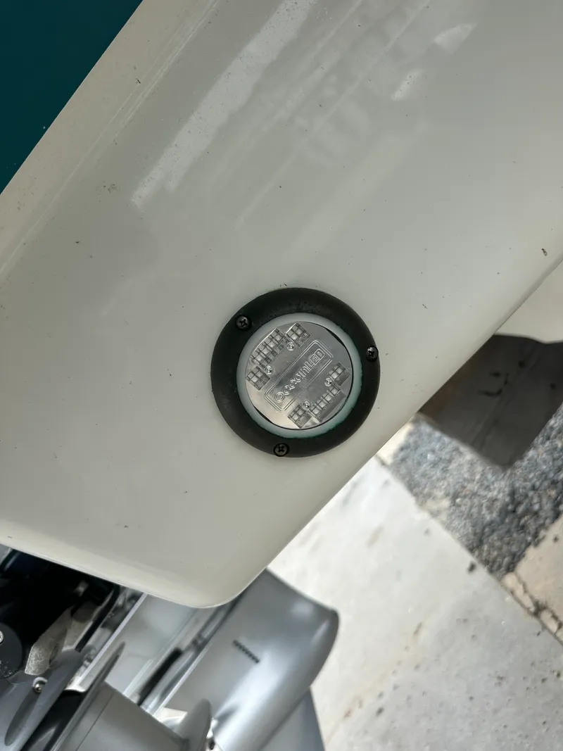 Slide: The Image of Sea Ray 290 SDX OB 2024 - 22