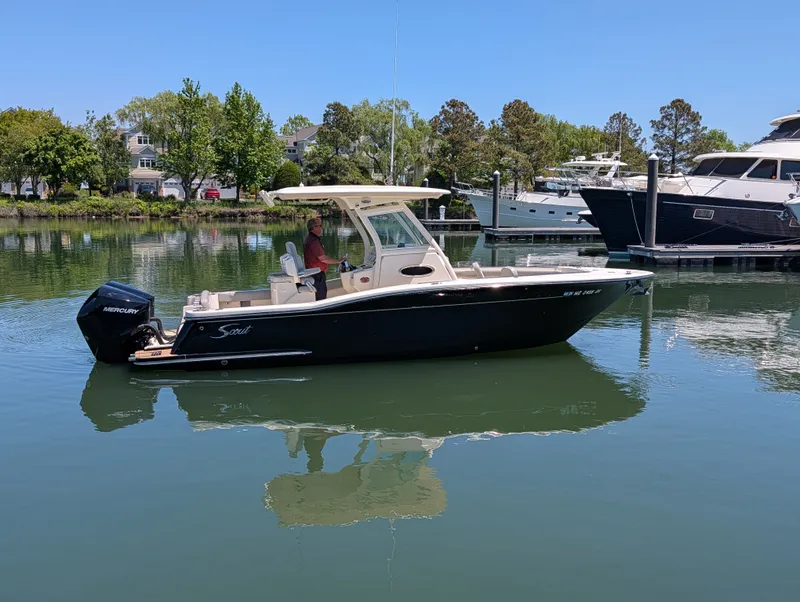 Slide: The Image of Scout 255 LXF 2020 - 17