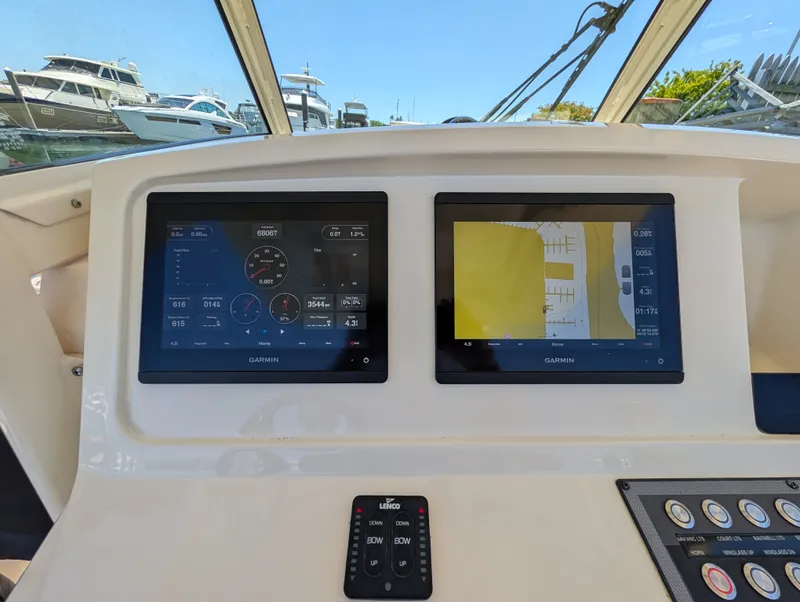 Slide: The Image of Scout 255 LXF 2020 - 21