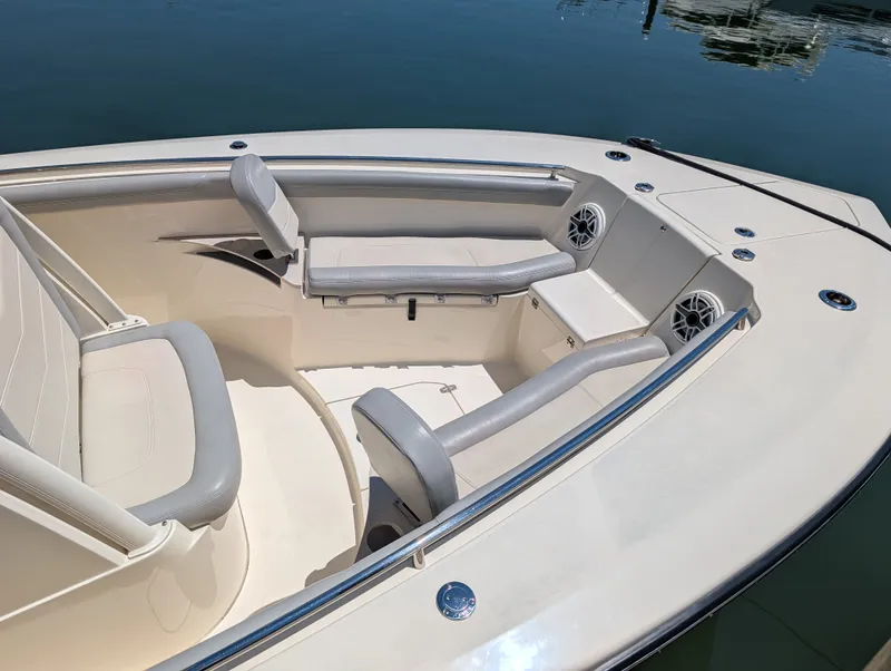 Slide: The Image of Scout 255 LXF 2020 - 28