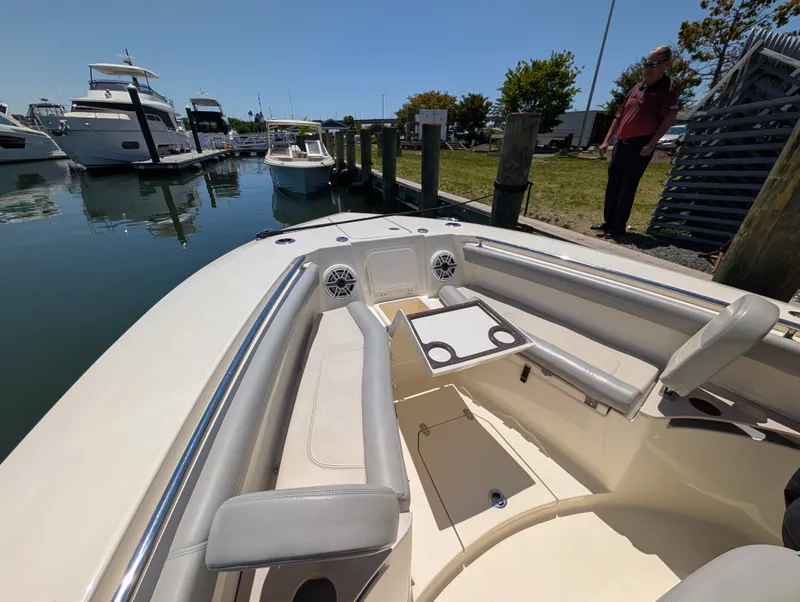 Slide: The Image of Scout 255 LXF 2020 - 30