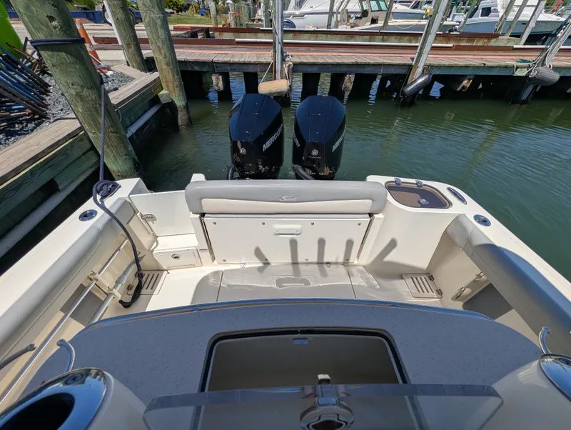 Slide: The Image of Scout 255 LXF 2020 - 34