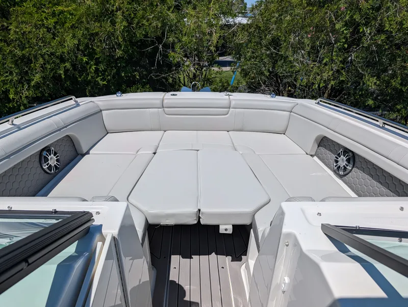 Slide: The Image of Sea Ray 290 SD OB 2022 - 7