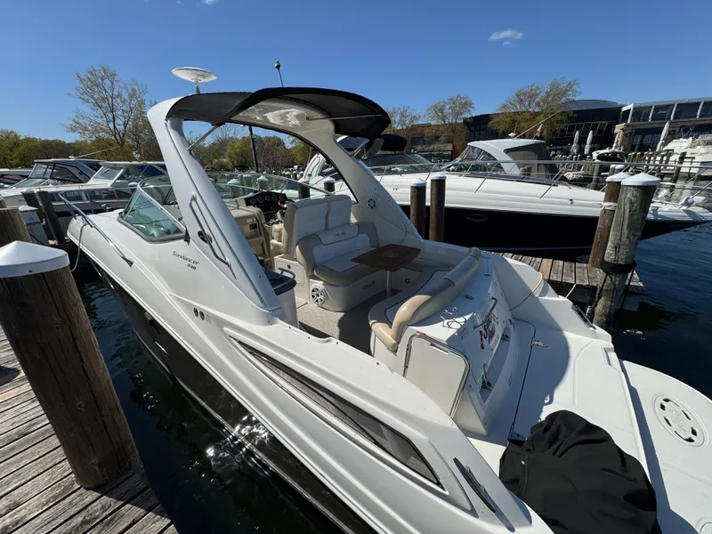 The Image of Sea Ray 330 SUNDANCER 2012 - 0