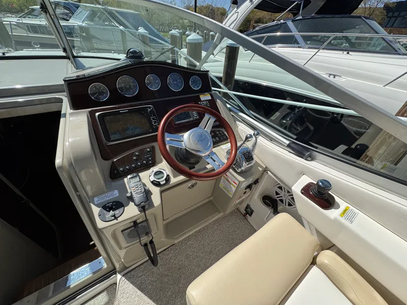 Slide: The Image of Sea Ray 330 SUNDANCER 2012 - 11