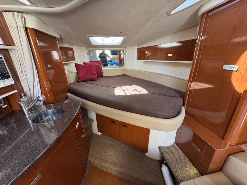 Slide: The Image of Sea Ray 330 SUNDANCER 2012 - 19