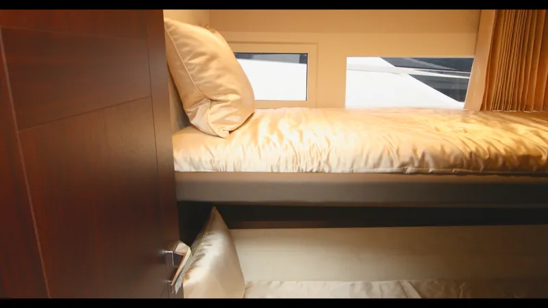 Slide: The Image of Galeon 470 SKY 2024 - 26