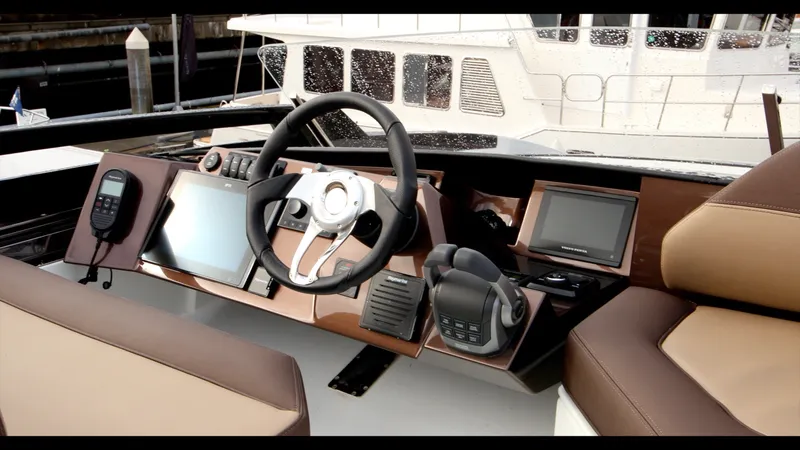 Slide: The Image of Galeon 470 SKY 2024 - 29