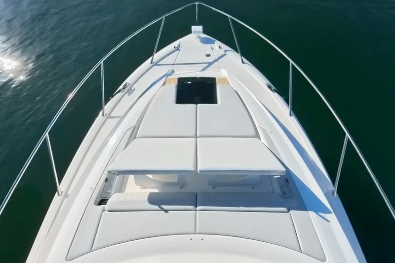 Slide: The Image of Tiara 48 LE 2025 - 10