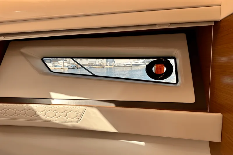 Slide: The Image of Tiara 48 LE 2025 - 47