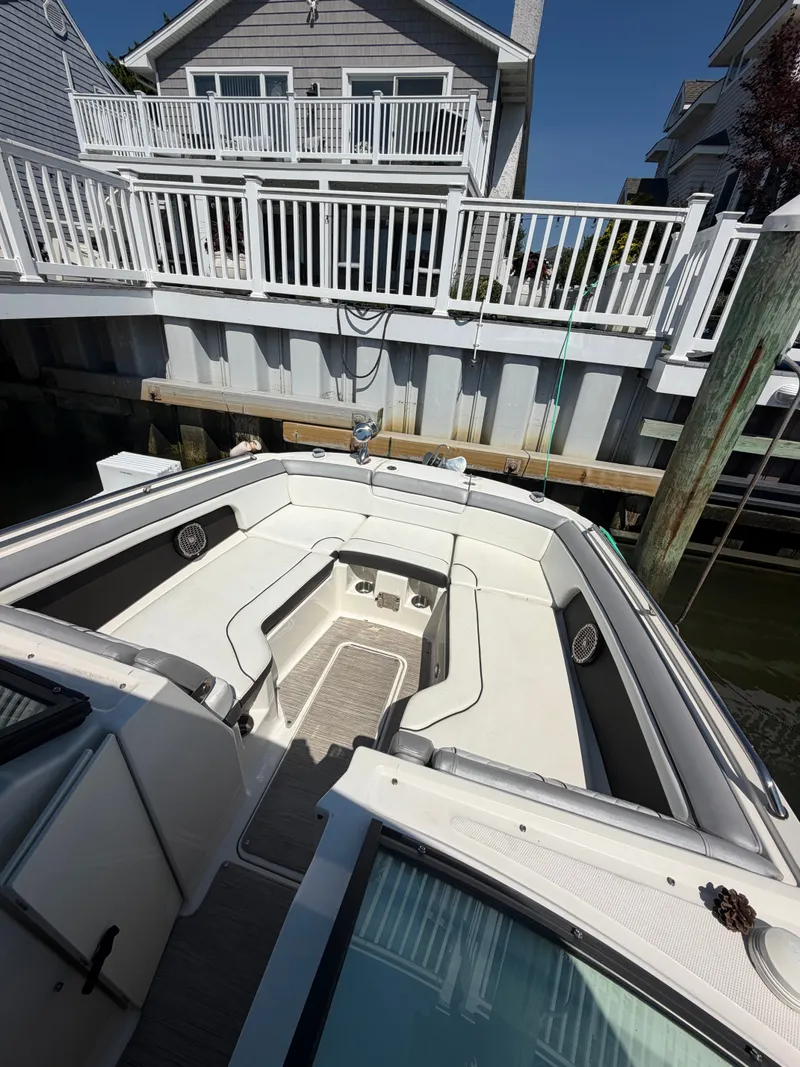 Slide: The Image of Sea Ray 290 Sundeck Outboard 2016 - 14